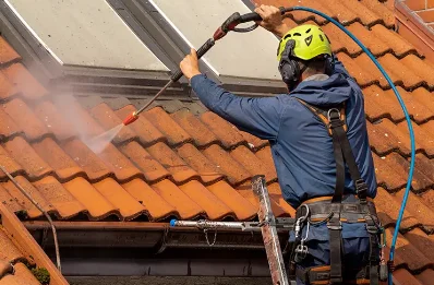 Démoussage et hydrofuge de toiture à Kervignac